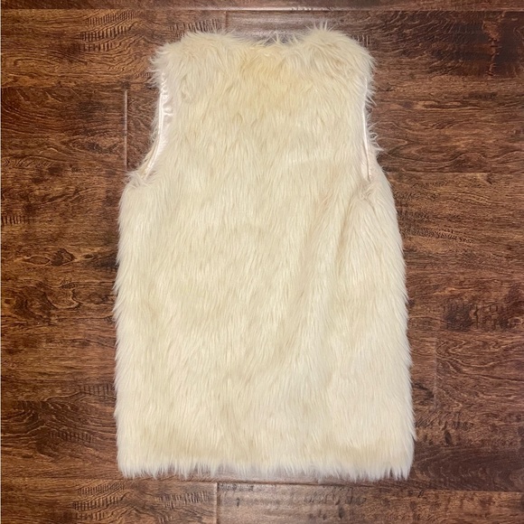 BB Dakota Scotlyn Faux Fur Vest Off White Cream With Pockets XS - Picture 7 of 7